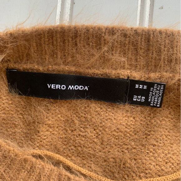 Vera Moda Brown Fuzzy V Neck Eyelash Sweater Womens Size Medium Pullover - Picture 5 of 7